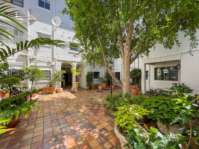 To Let 2 Bedroom Property for Rent in Bantry Bay Western Cape